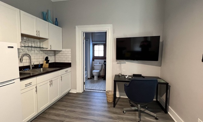 Downtown Apartment | The Green Apt - 1.3 miles two the medical district