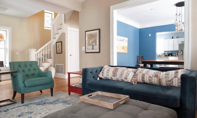 Rogers Park Bed & Breakfast | The Greenleaf House