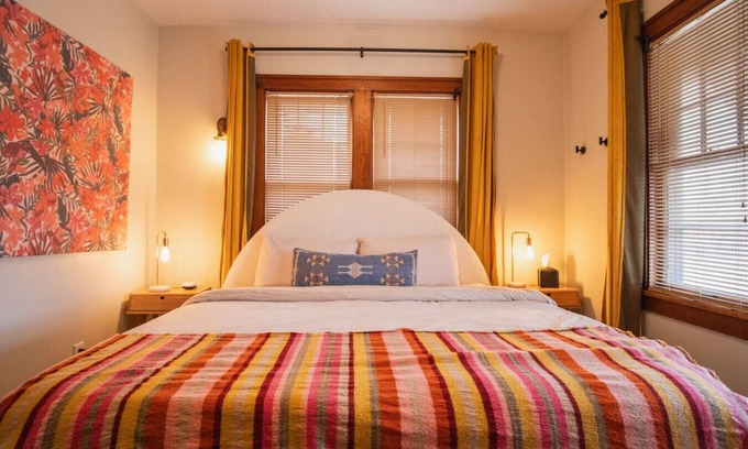 Southeast Omaha Apartment | The Hansom Park Cottage Duplex