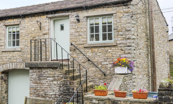 Hawes Cottage | THE HAYLOFT, pet friendly, luxury holiday cottage in Hawes