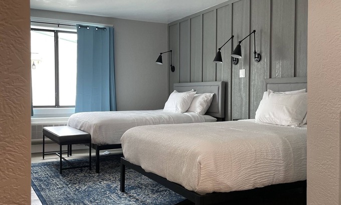 Petersburg Hotel | The Hermitage Inn and Taphouse