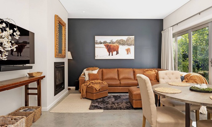 Bowral Villa | The Hidden Door Bowral Villa - the Heart of Bowral
