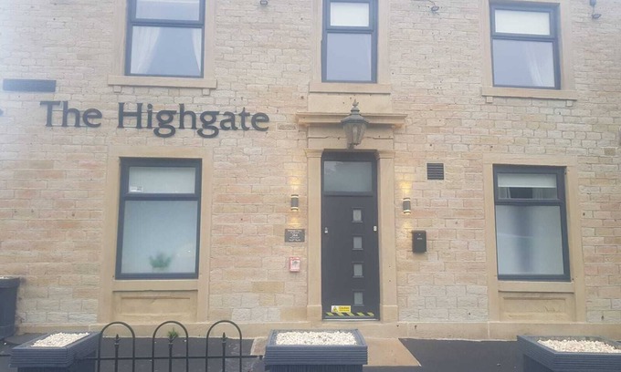 Ainley Top Bed & Breakfast | The Highgate Executive Lets/En-suite studios