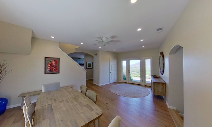 Kelseyville House | The Hill House, by Boatique Winery, with breath taking views