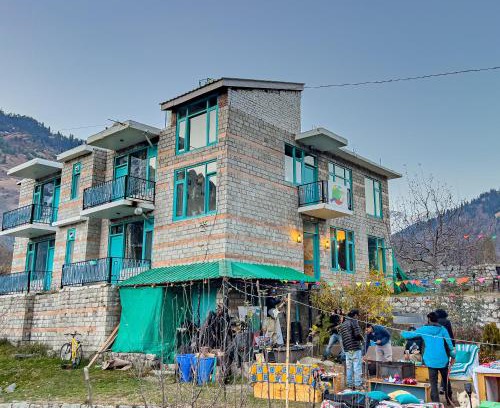 Burwa Bed & Breakfast | The Hillbilly’s Lodge