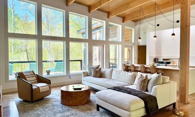McArthur Cabin | The Hollow House-A Modern Affordable Luxury Escape