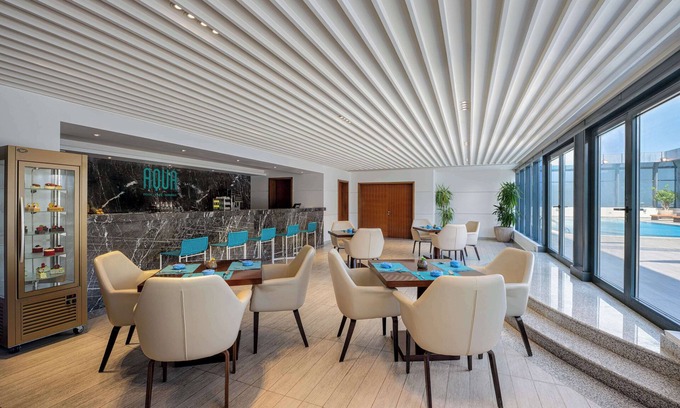 Jeddah Hotel | The Hotel Galleria Jeddah, Curio Collection by Hilton