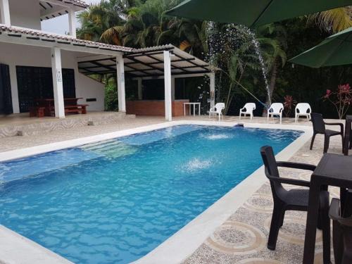 Melgar House | THE HOUSE of FLOWERS