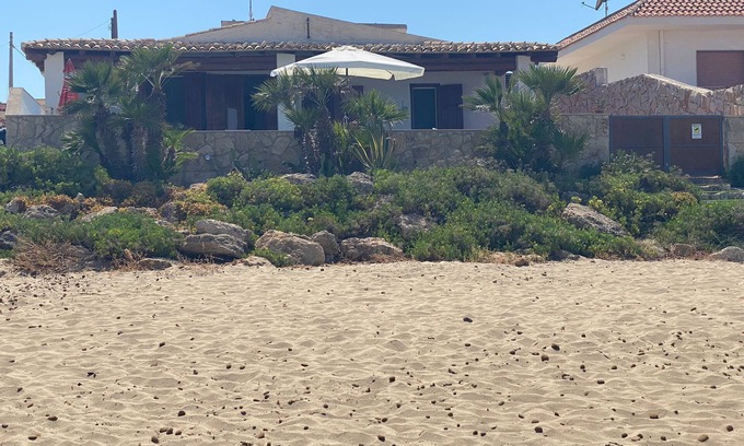 Reitani Villa | The House on the Beach: Dimora Elma