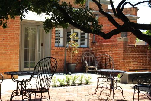 Wagga Wagga Hotel | The Houston Wagga