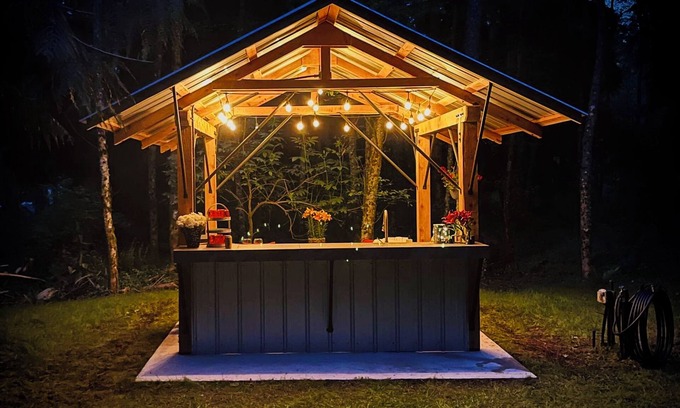 Langley RV Rental | THE HUCKLEBERRY GLAMPSITE,nEXPERIENCE THE MAGIC!