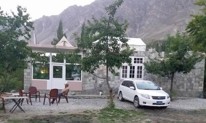 Hunza Hotel | The Hunza Executive Resort & Huts