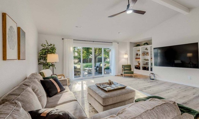 Park Vista House | The Hygge House·5/BR|Hot Tub|Fire Pit|Air Hockey!