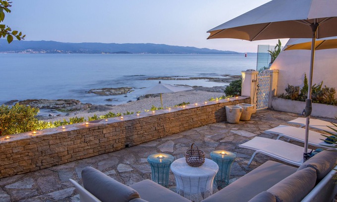 Ajaccio House | The ideal waterfront vacation home in Ajaccio