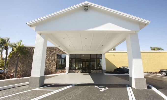 Boynton Beach Hotel | The Inn at Boynton Beach