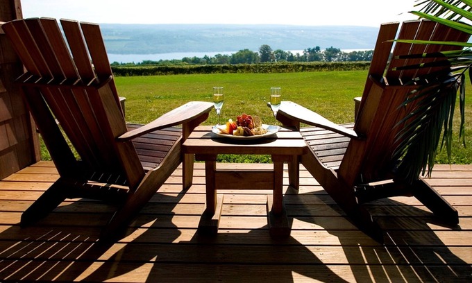 Dundee Hotel | The Inn at Glenora Wine Cellars