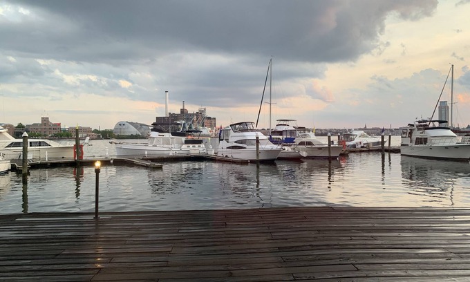 Fells Point Hotel | The Inn at Henderson's Wharf, an Ascend Collection Hotel