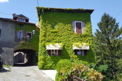 Menaggio Apartment | The Ivy House in the Castle