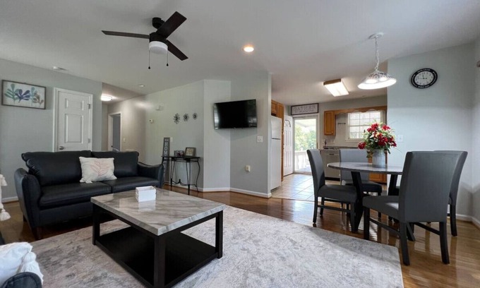 Jamestown House | The Jamestown Retreat