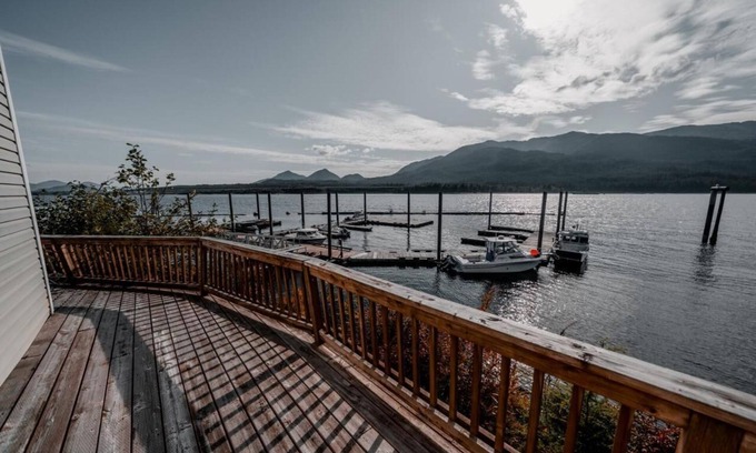 Ketchikan House | The Ketch Inn Twin Room with Oceanfront Balcony, Free Parking
