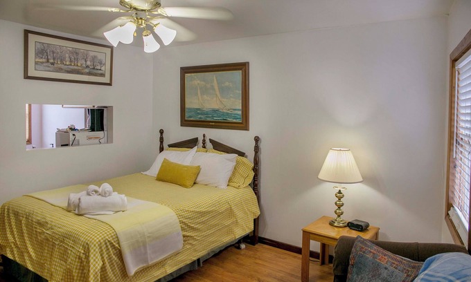Cameron Apartment | The Keuka @ The Village Tavern Inn Located in Hammondsport, NY