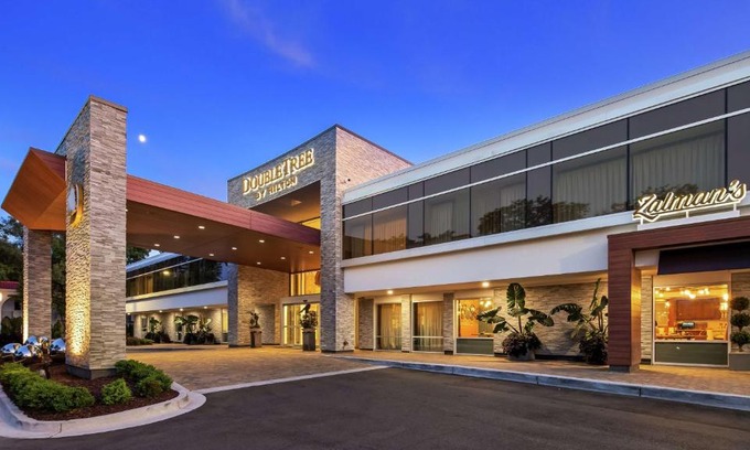 Bloomfield Hills Hotel | The Kingsley Bloomfield Hills - a DoubleTree by Hilton