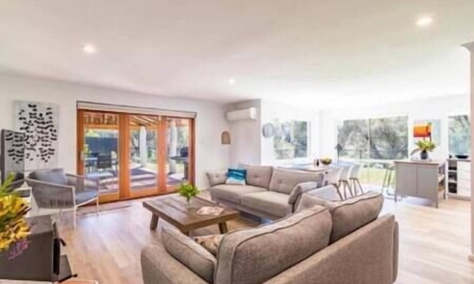 Quindalup House | The Lake Edge Retreat
