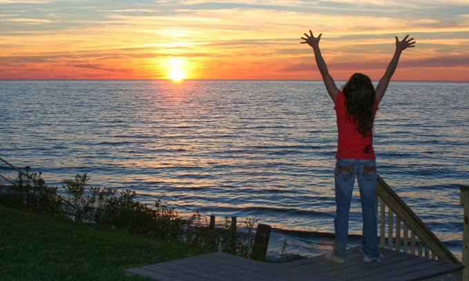 Mears House | The Lake Michigan House ~ Sleeps 16 and Perfect Sunsets Over Lake Michigan!