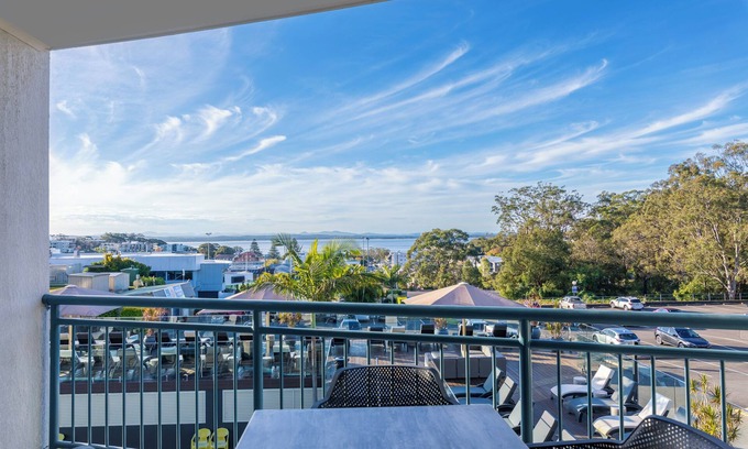Nelson Bay Hotel | The Landmark Resort Nelson Bay