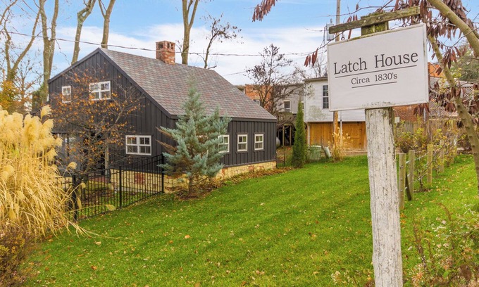 Arrow Rock House | The Latch House Barn
