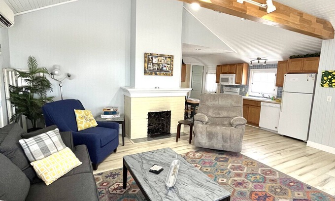 South Haven Cabin | The Lemon Slice on North Beach