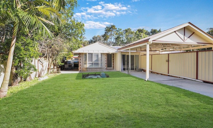 Amity Point House | The location couldn’t be more convenient