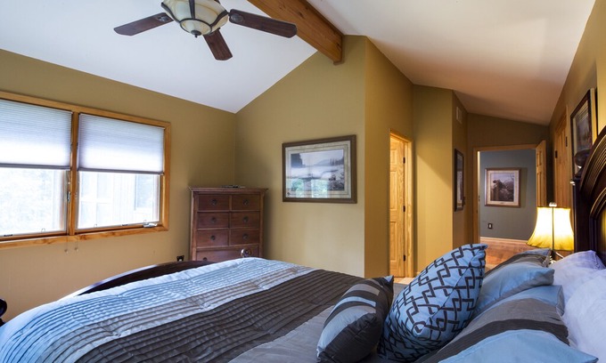 Athens Cabin | The Lodge at Double Play Ranch NEW SPECIALS FOR 2021!