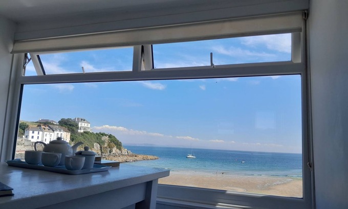 Portmellon Cottage | THE LOFT AT BEACH HOUSE, character holiday cottage in Mevagissey