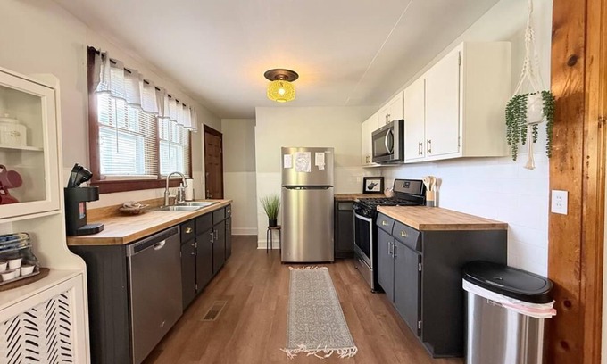 Bradley House | The Lofty Maple- Charming 3 bedroom home with kid friendly space in the loft.