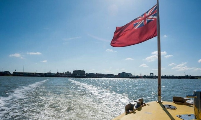 Martlesham Heath Apartment | The Look Out Penthouse frontline to Harbour with Sea Views