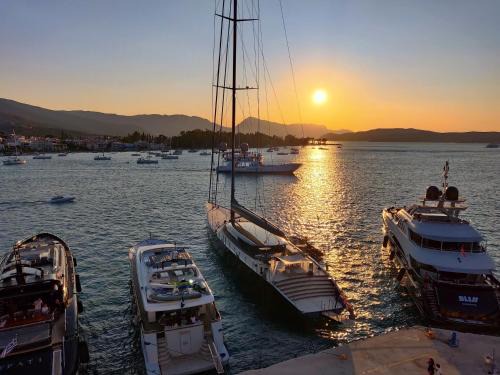 Poros Hotel | The Manessi City Boutique Hotel