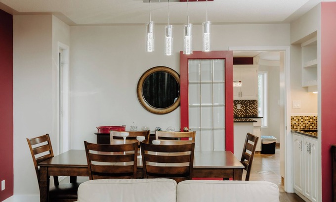 Northeast Edmonton House | The Mansion House