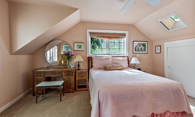 Siskiyou-Hargadine Historic District Apartment | The Maple Apartment at Tudor House Vacation Rentals