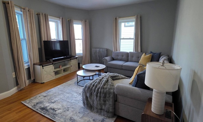 Chelsea Apartment | The Maverick Upstairs - Lux Apartment - Near Airport/Downtown - NEW!