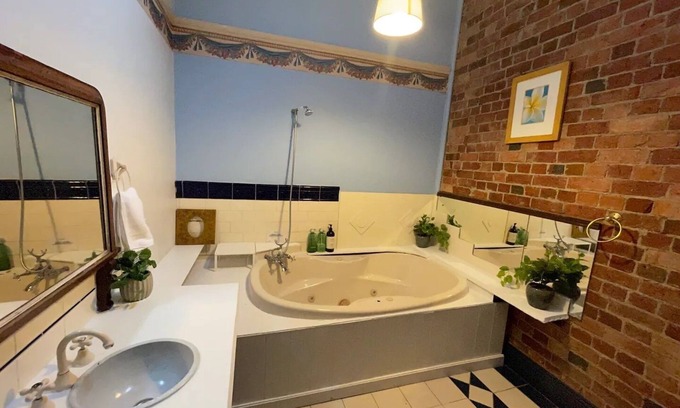 Daylesford Villa | The Mayfair, 4 -bed rooms accommodation Daylesford