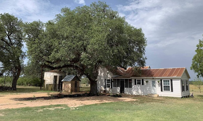 Hondo Other | The Mighty Oaks Retreat