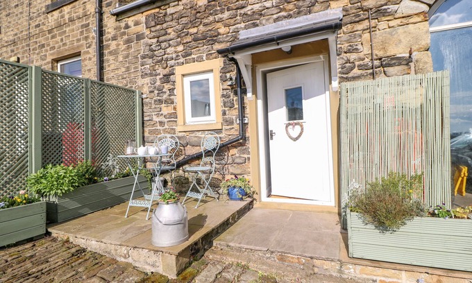 Sowerby Bridge Cottage | The Mistle Carr Farm