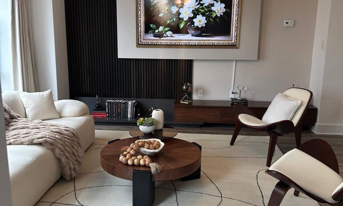 Downtown Apartment | The Monroe | Elegant 2BR/2BA Downtown Stamford | Designed by Lavish & Live