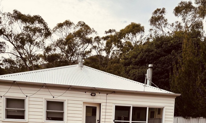 Halls Gap Cottage | The Mountain Den - Breathe, relax and reconnect. The perfect place to escape!