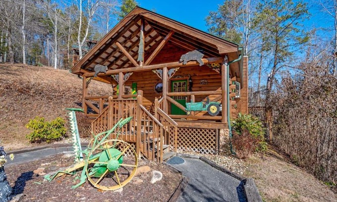 Gatlinburg - Pigeon Forge House | The Mountain Farmer