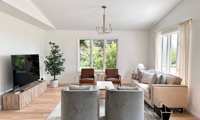 Collins Center House | The Mountain View Retreat