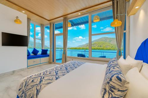 Rishikesh Hotel | The Neeraj Ganga Cottages