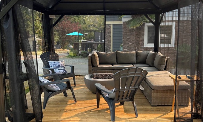 North Saanich House | 🌿The Nest, Keystone Creekside RV Camping Experience