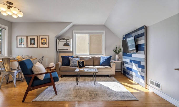 Southwest Minneapolis House | The Nicollet Nook, Cozy 1BR/1BA | 10 min to DT